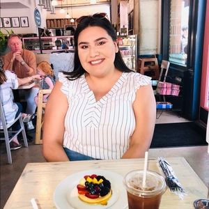 Meet your Posher, Ana